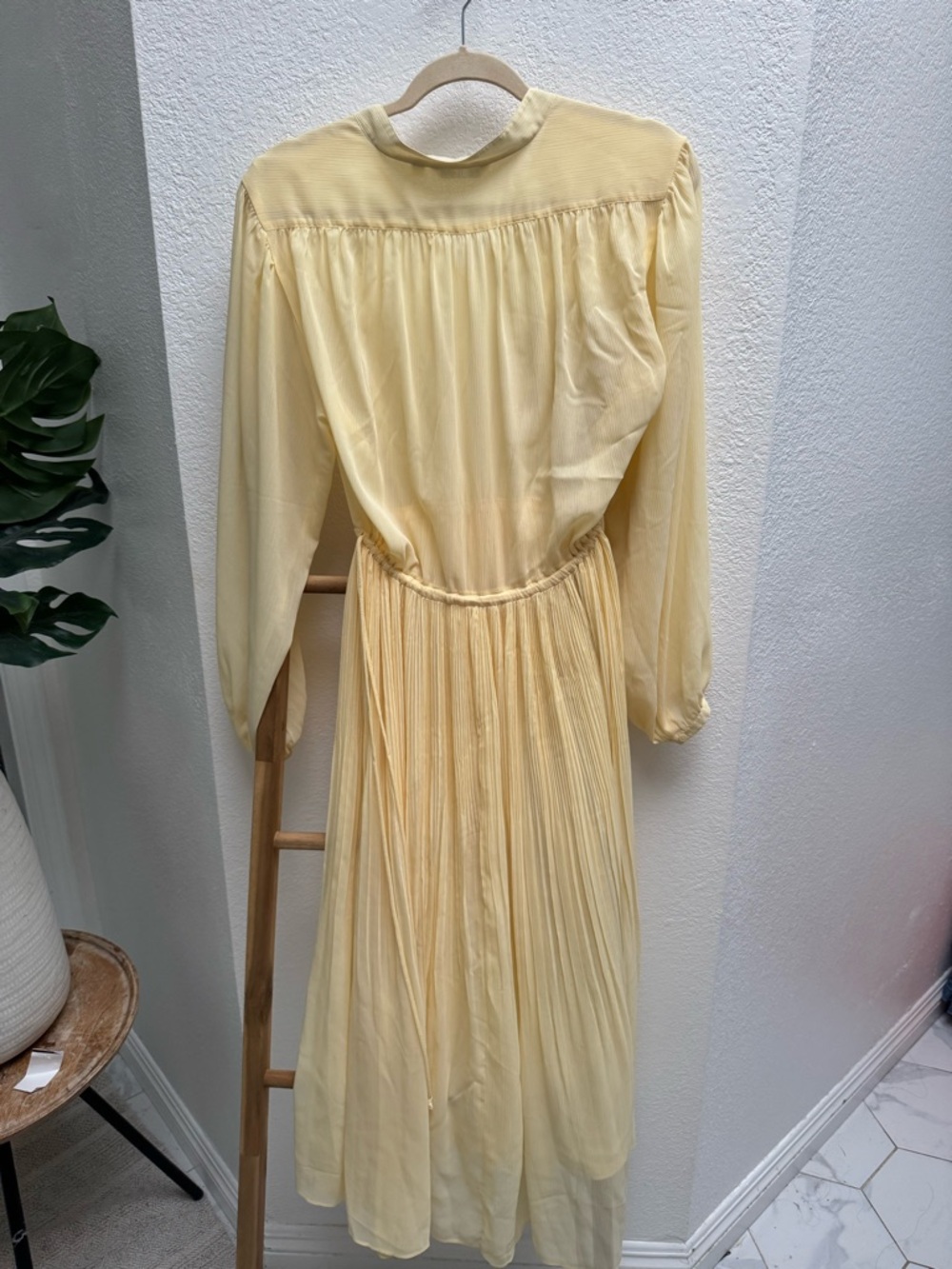Uniqlo Pale Yellow Midi Dress - Picture 11 of 11